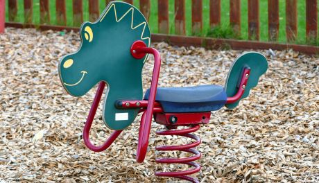 Nowe oblicze placów zabaw w Tarnobrzegu. Ponad 220 tysięcy złotych na inwestycje przy miejskich żłobkach