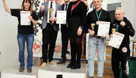 Drugie miejsce i wyróżnienia dla zawodników z Sandomierza w XVI Ogólnopolskim Turnieju Karate (ZDJĘCIA)