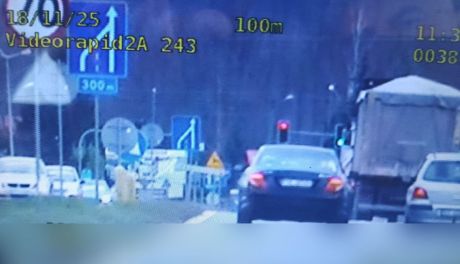 Jechał 129 km/h zamiast 70. Kierowca mercedesa stanie przed sądem