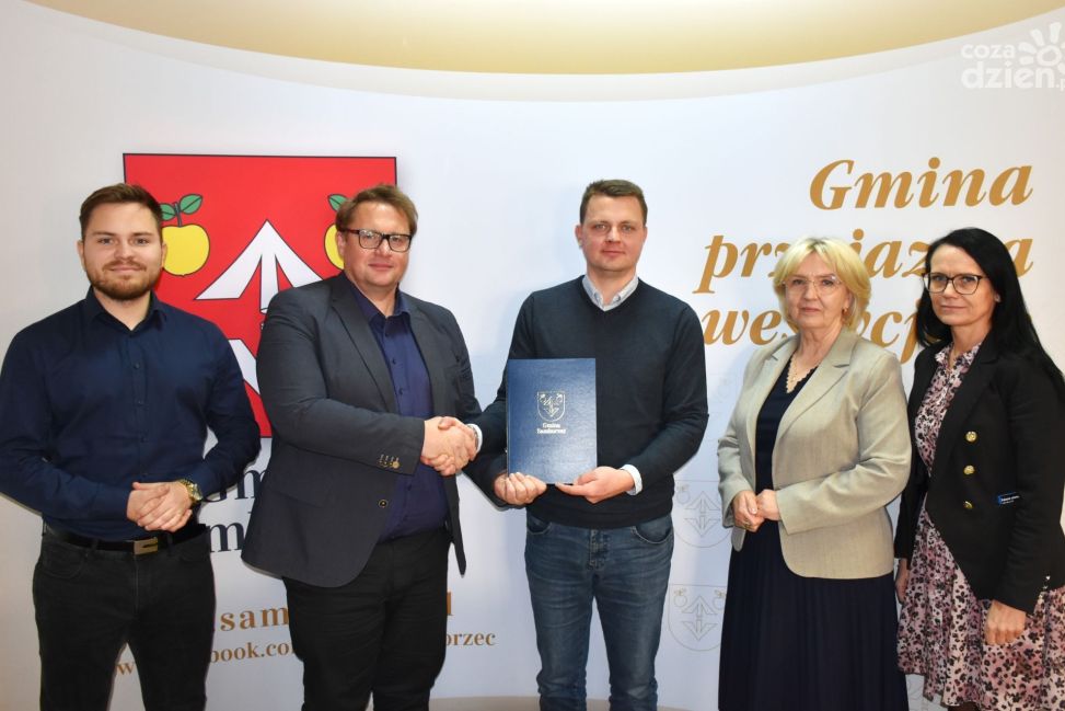 Kolejne remonty dróg w Gminie Samborzec. Podpisano dwie nowe umowy