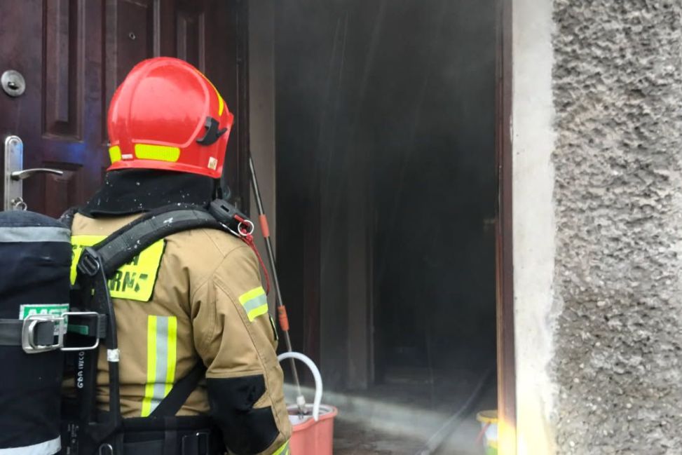 Pożar kotłowni w Bożydarze. Szybka reakcja strażaków zapobiegła większym stratom