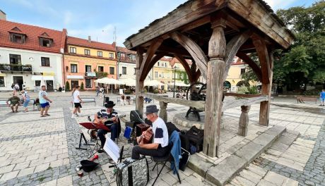 „Chłopaki z Kolejowej” – muzyczna przyjaźń, która po latach znów połączyła dźwięki