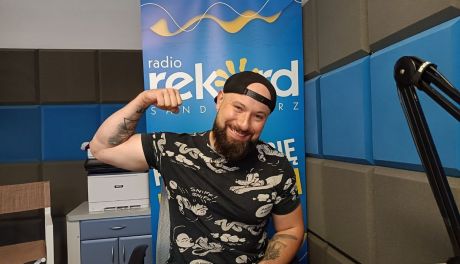 Lodowy rekord Guinnessa w Tarnobrzegu. Łukasz „Ice King” Szpunar przeszedł do historii