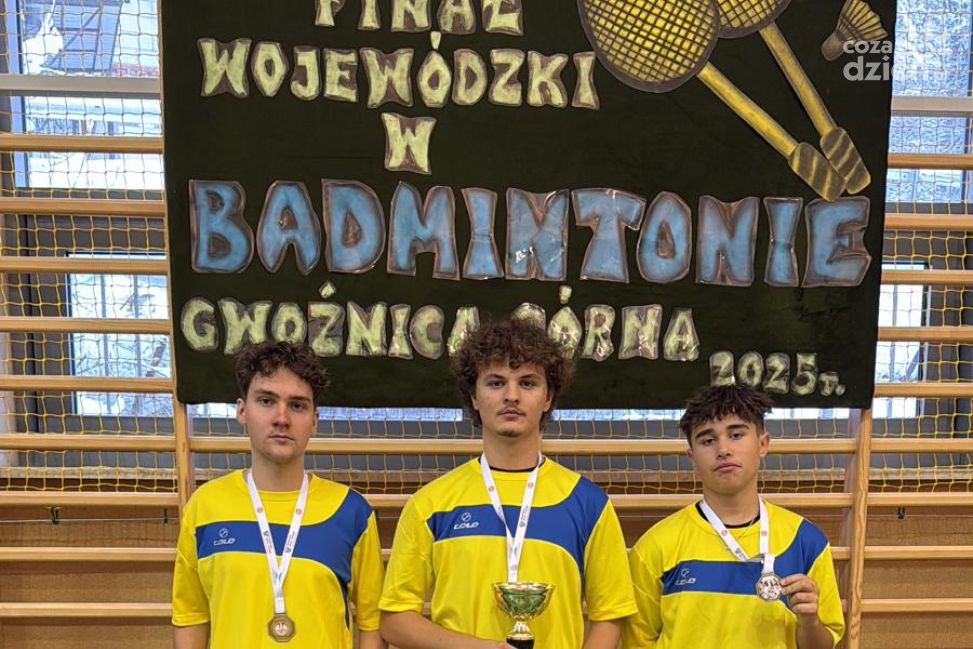 Reprezentanci „Jedynki” z Nowej Dęby zwyciężają w wojewódzkim finale Licealiady w badmintonie