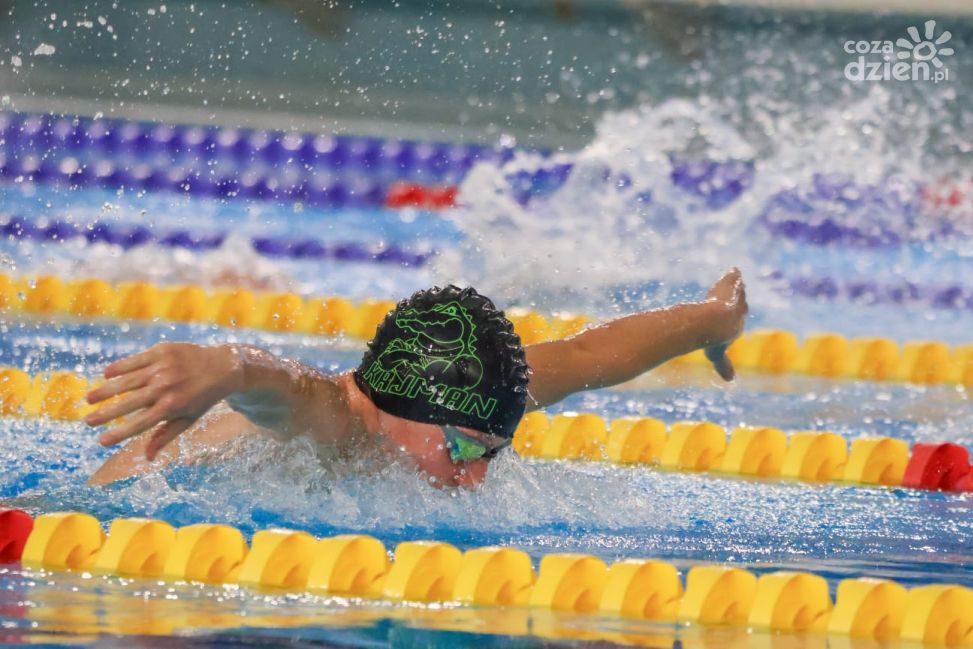 Zimowe Mistrzostwa Okręgu Świętokrzyskiego: 19 medali i dwa rekordy dla pływaków KAJMANA Połaniec