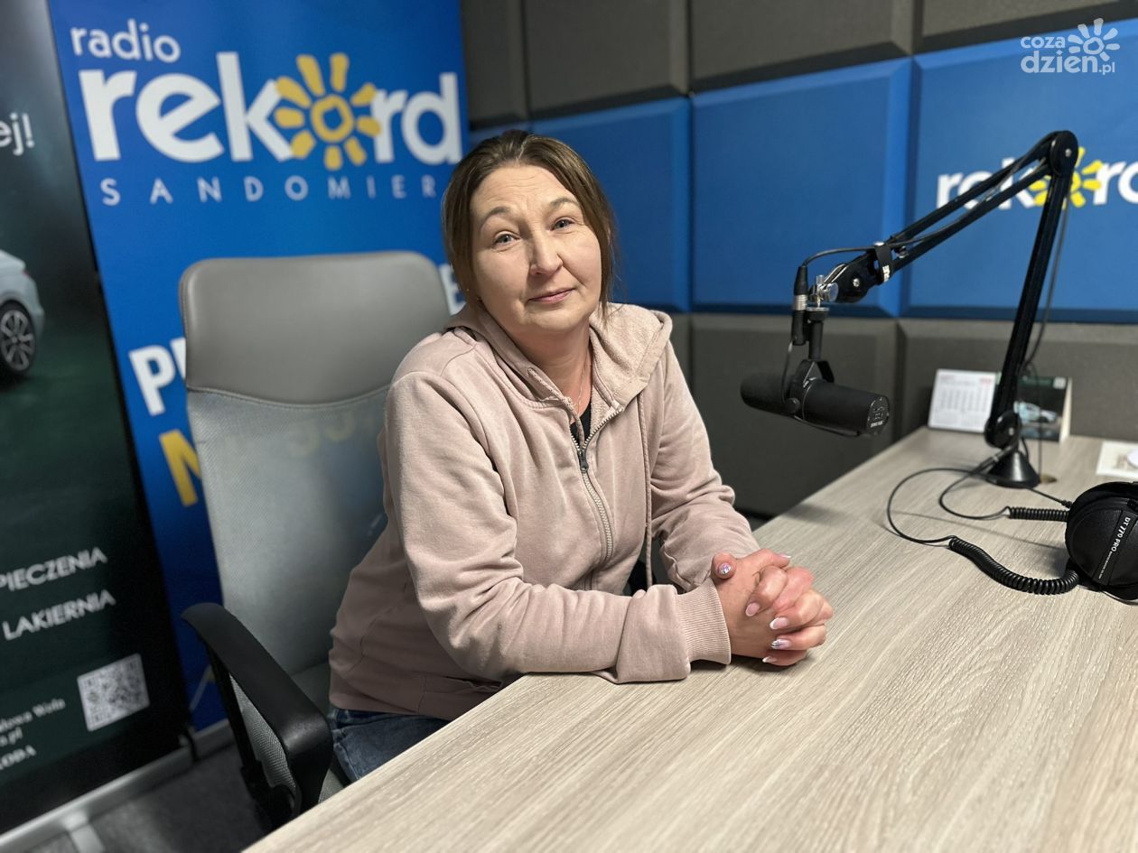 Pani Anna: - Ludzie nie mają serca. Potrafią w mroźny dzień, zostawić w pudełku, pod Bramą Opatowską, małe kociątka.