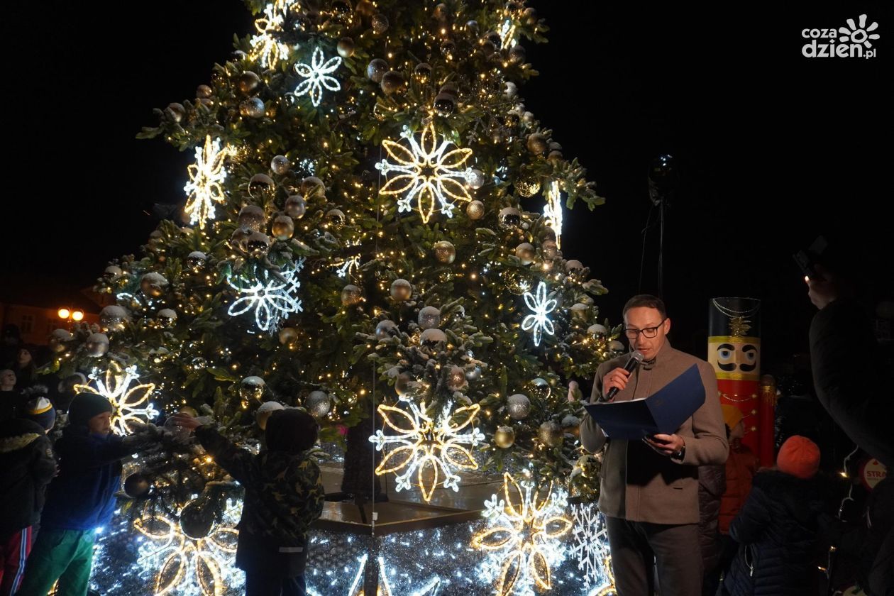 Tarnobrzeg zaprasza na Rozświetlenie Miejskiej Choinki i Świąteczny Pokaz Laserowy