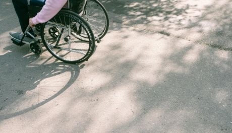 80 milionów złotych na wsparcie osób z niepełnosprawnościami. Rekordowe środki dla samorządów w 2026 roku