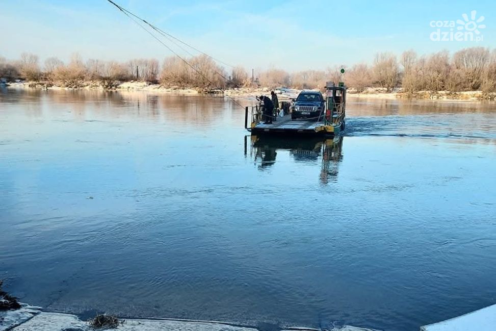 Prom Ciszyca – Tarnobrzeg nieczynny z powodu wysokiego stanu Wisły