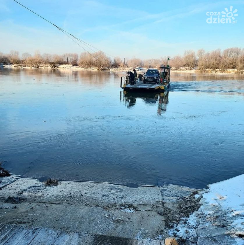 Prom Ciszyca – Tarnobrzeg nieczynny z powodu wysokiego stanu Wisły
