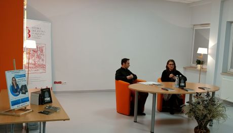 „Piszemy mózgiem, nie kończynami” – spotkanie z grafologiem w Sandomierzu