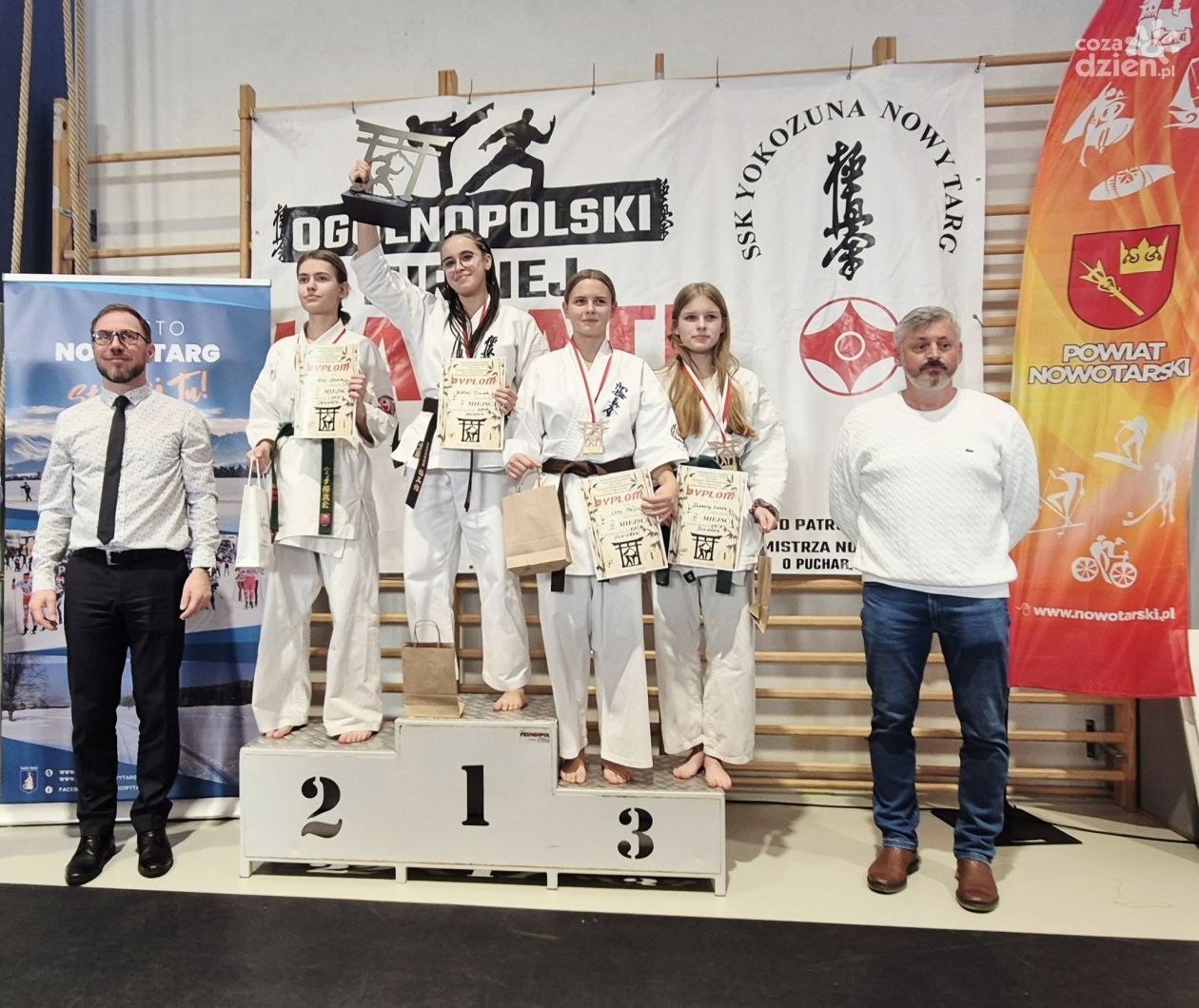 Udany występ Sandomierskiego Klubu Karate Andrzeja Orłowskiego na Ogólnopolskim Turnieju Karate o Puchar Starosty Nowotarskiego