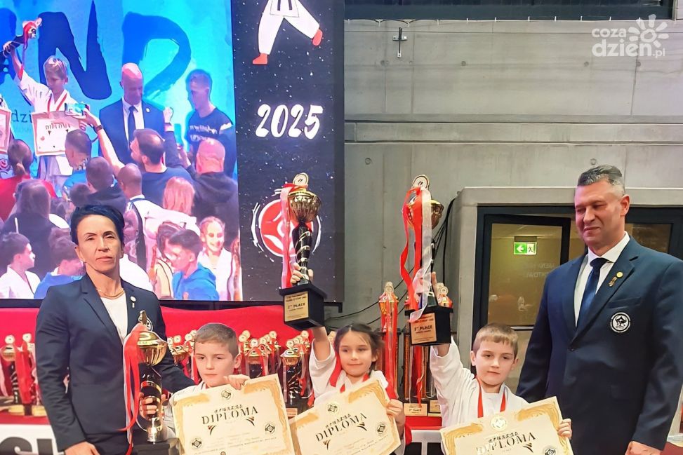 Historyczny sukces Klubu Karate Trójka Sandomierz – trzy medale Mistrzostw Świata WKB 2025! (ZDJĘCIA)