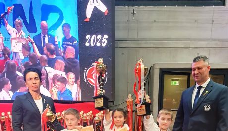 Historyczny sukces Klubu Karate Trójka Sandomierz – trzy medale Mistrzostw Świata WKB 2025! (ZDJĘCIA)