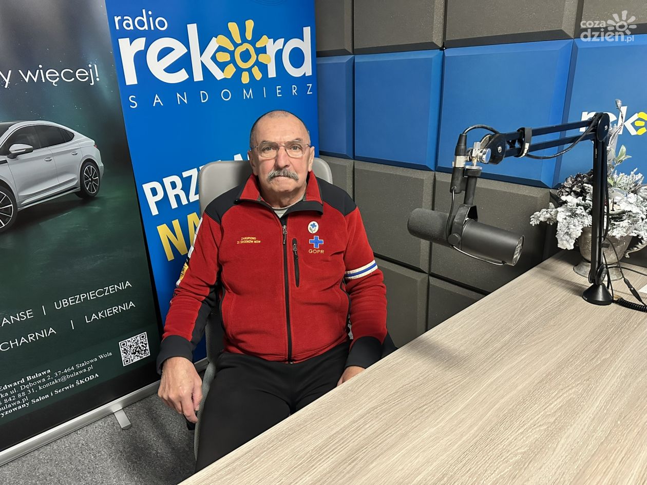 J. Skrutek: - W wędrówkach górskich i nie tylko, wychłodzenie organizmu może przyjść niespodziewanie i jest bardzo groźne. 