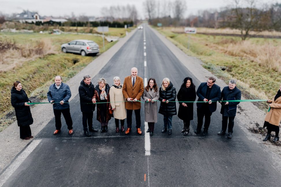 Nowa jakość na DW 872. Gmina Łoniów odebrała wyremontowany odcinek trasy Jasienica–Świniary