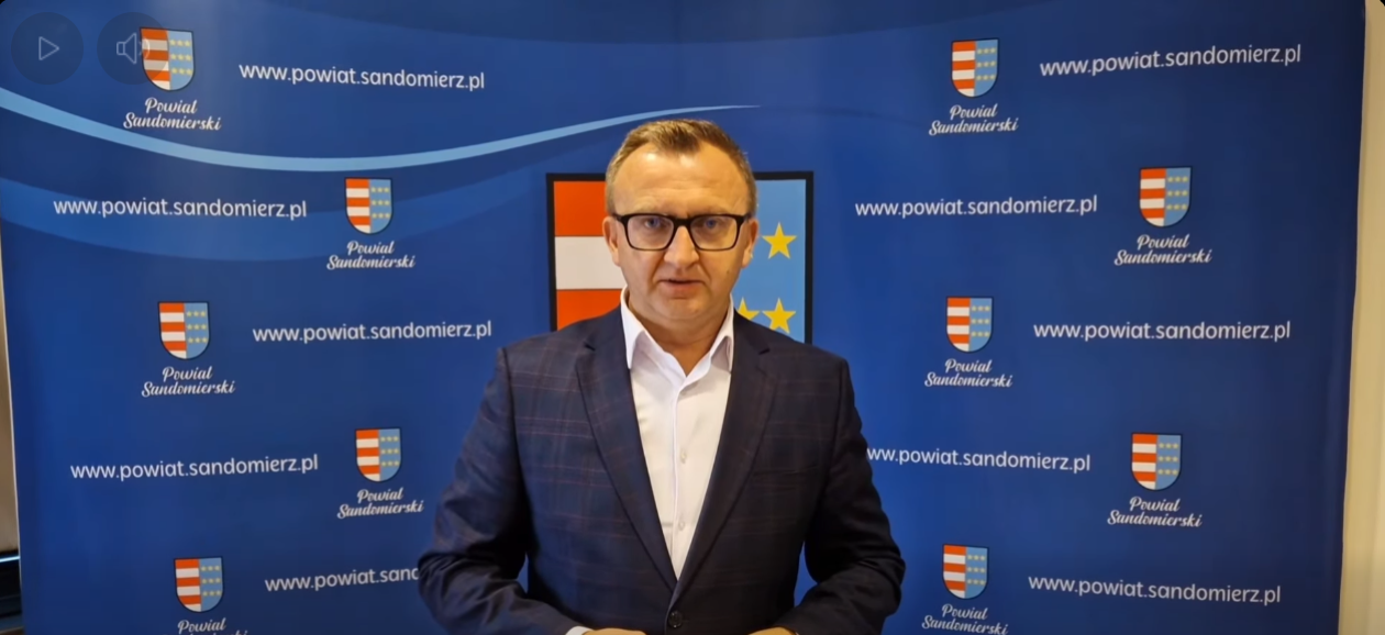 Powiat sandomierski z nowymi dofinansowaniami. Środki trafią do osób z niepełnosprawnościami i na inwestycje drogowe