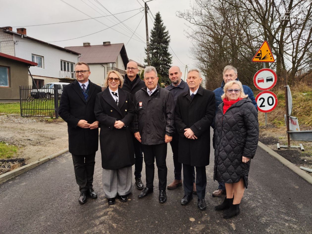 Po 20 latach doczekali się remontu. Ulice na osiedlu Gołębice w Sandomierzu jak nowe