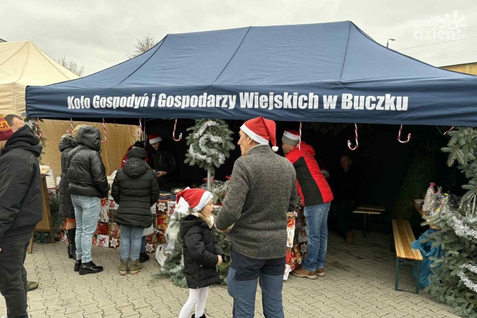 Tradycyjne smaki i świąteczna atmosfera. Kiermasz bożonarodzeniowy w Dwikozach