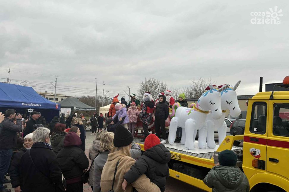 Wielka Parada Mikołajów i świąteczna atmosfera na Rynku Starego Miasta w Sandomierzu