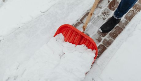 Zimowe utrzymanie dróg w Sandomierzu. Setki tysięcy złotych na „akcję Zima” 
