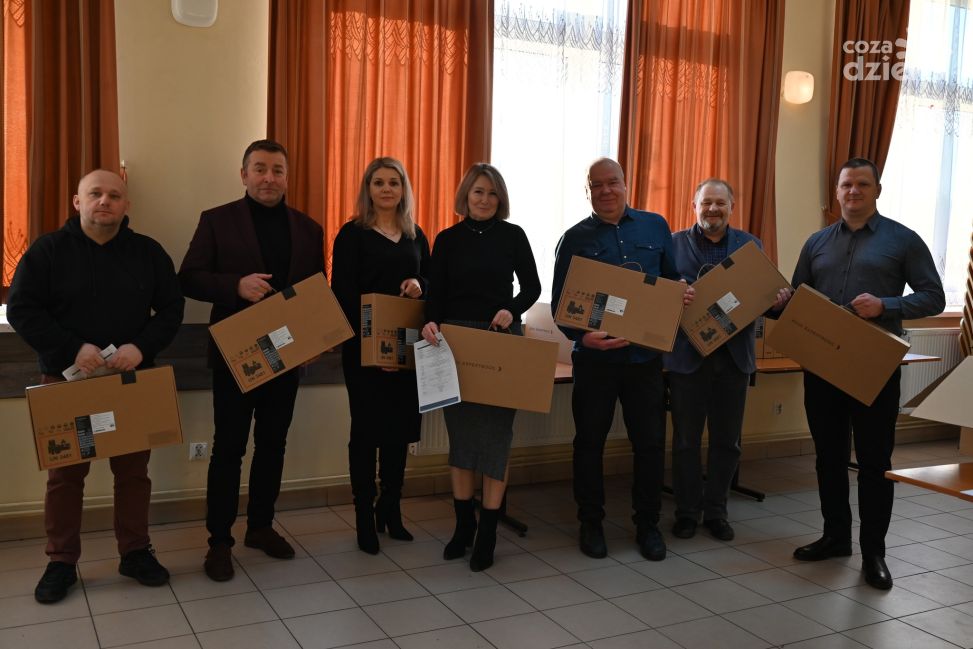 Pierwsza partia sprzętu komputerowego trafiła do szkół w Gminie Gorzyce