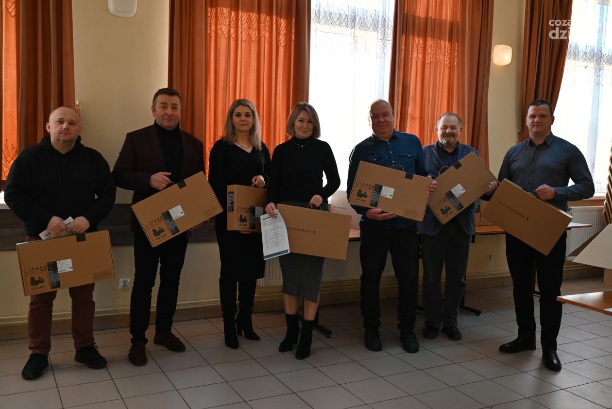 Pierwsza partia sprzętu komputerowego trafiła do szkół w Gminie Gorzyce