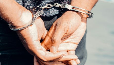 Seryjny złodziej w Koprzywnicy zatrzymany przez policję