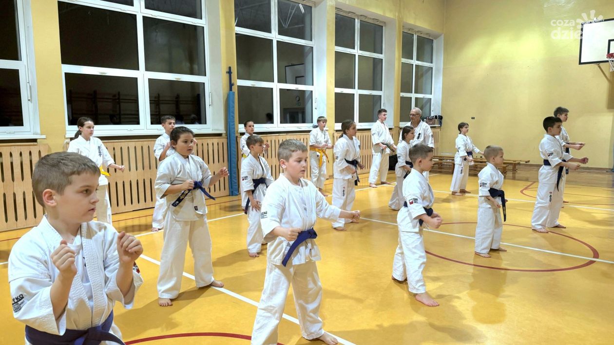 Egzamin kyokushin pod okiem mistrzów. Wszyscy zawodnicy z wynikiem pozytywnym