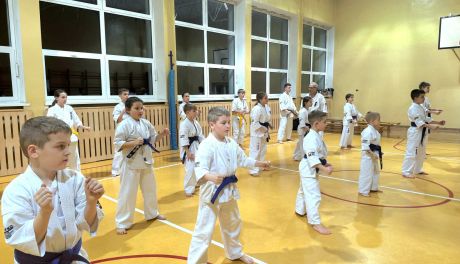 Egzamin kyokushin pod okiem mistrzów. Wszyscy zawodnicy z wynikiem pozytywnym
