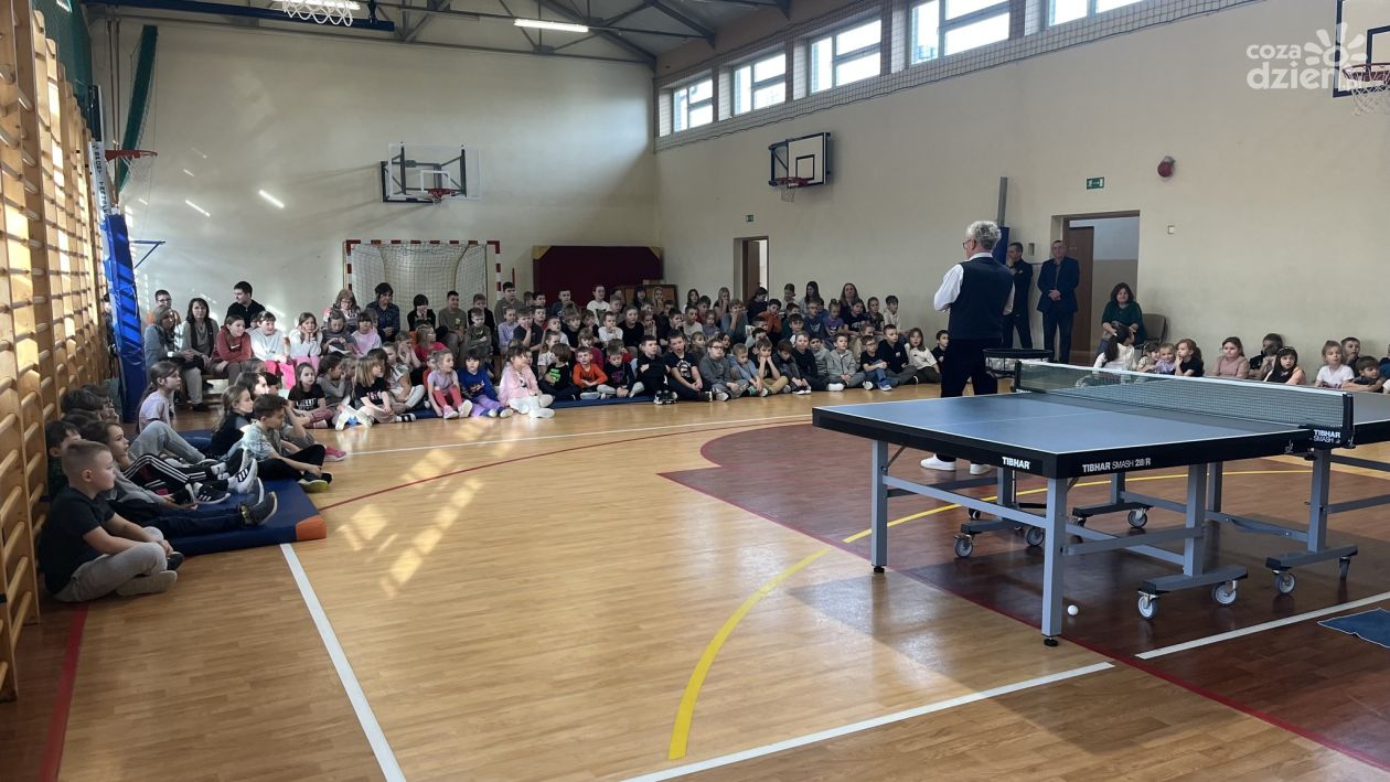 Mistrzowie tenisa stołowego inspirują młodych w Sandomierzu
