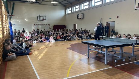 Mistrzowie tenisa stołowego inspirują młodych w Sandomierzu