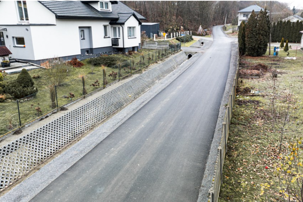 Zakończono odbiór wyremontowanych dróg w gminie Klimontów
