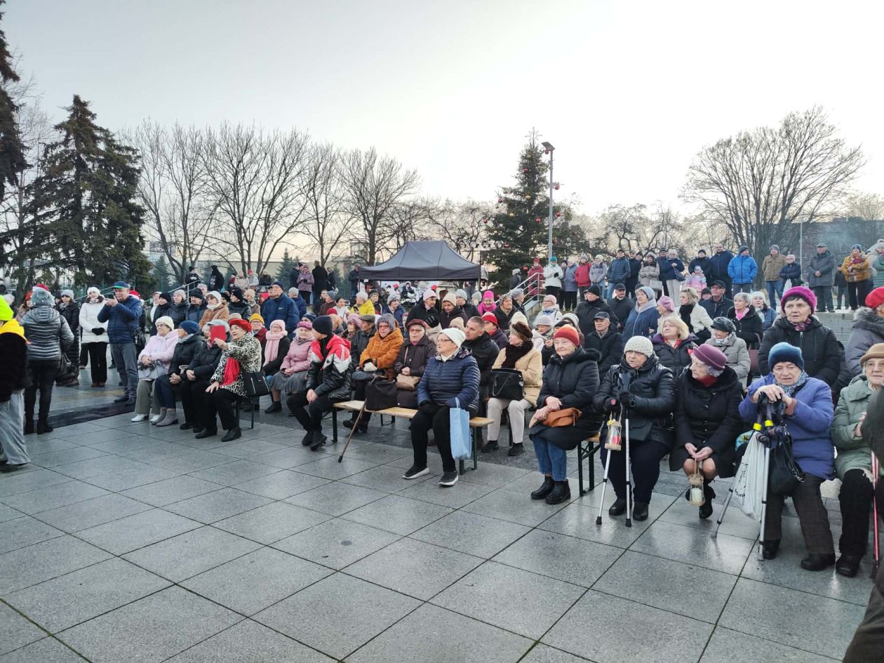 Świąteczna wigilia miejska na placu 3 Maja [ZDJĘCIA]