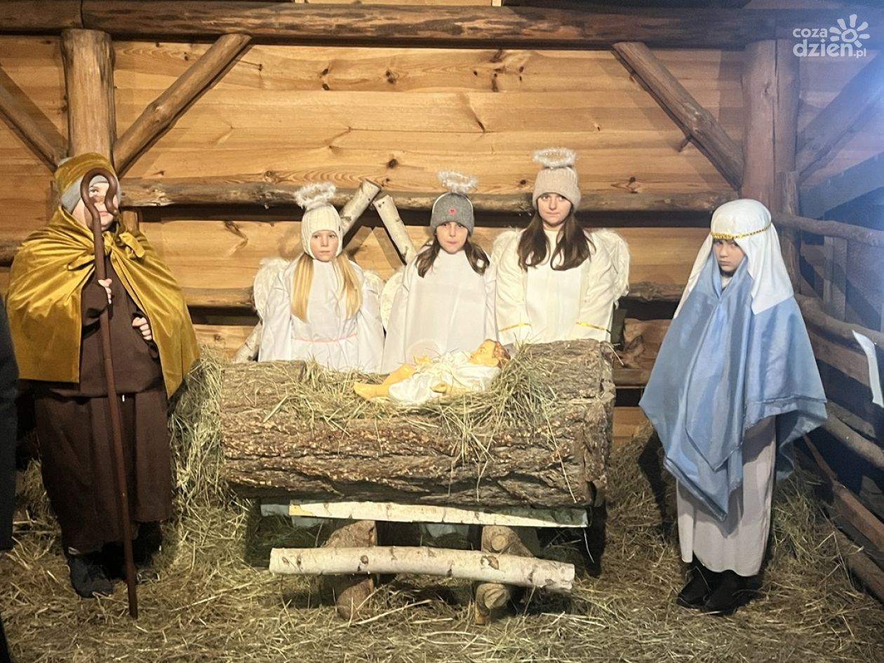 Wigilia dla Ubogich Mieszkańców Sandomierza. Żywa szopka i wspólna wieczerza (ZDJĘCIA)