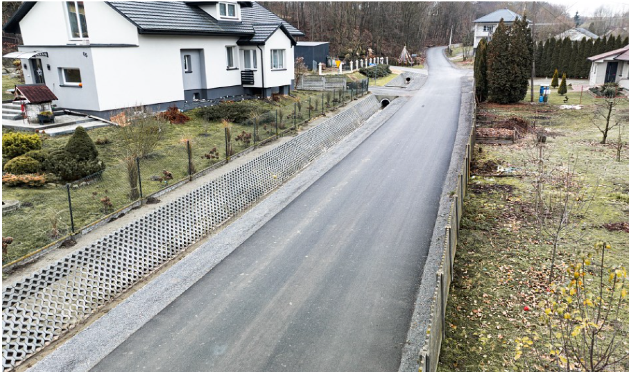 Zakończono odbiór wyremontowanych dróg w gminie Klimontów