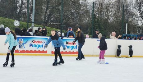 Aktywnie i edukacyjnie na lodowisku w Sandomierzu