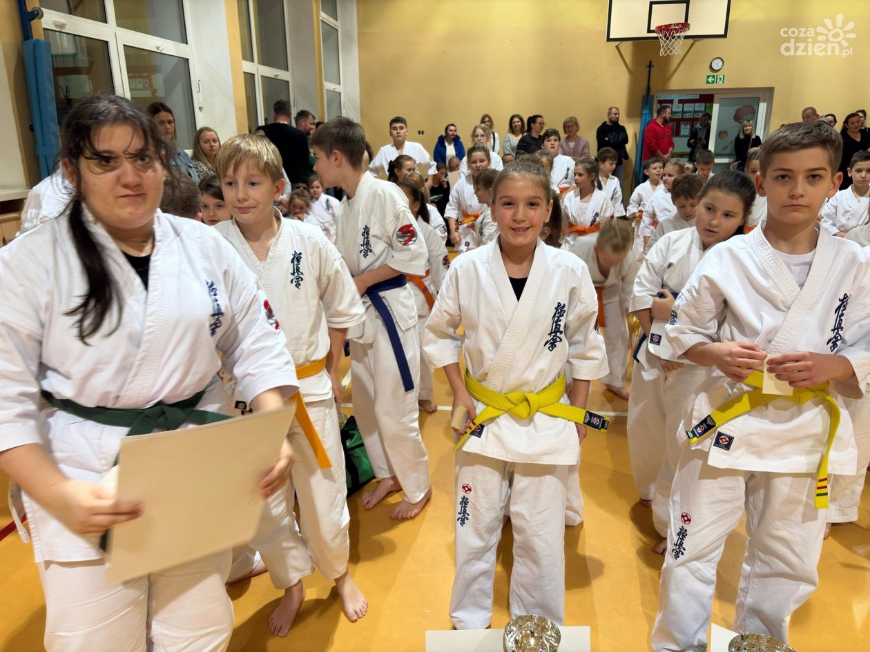 186 medali i wicemistrzostwo świata – znakomity sezon Klubu Karate „Trójka” Sandomierz (ZDJĘCIA)