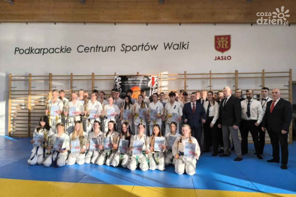 Medalowe zakończenie sezonu zawodników Kyokushin Karate Nowa Dęba