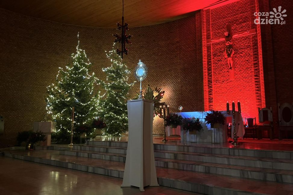 Wieczór uwielbienia „Oto jestem, Panie” w atmosferze modlitwy i kolędowania