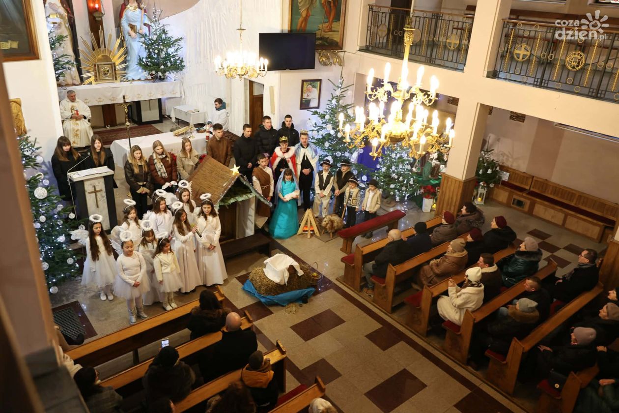 Jasełka w kościele pw. św. Jadwigi Śląskiej w Świątnikach