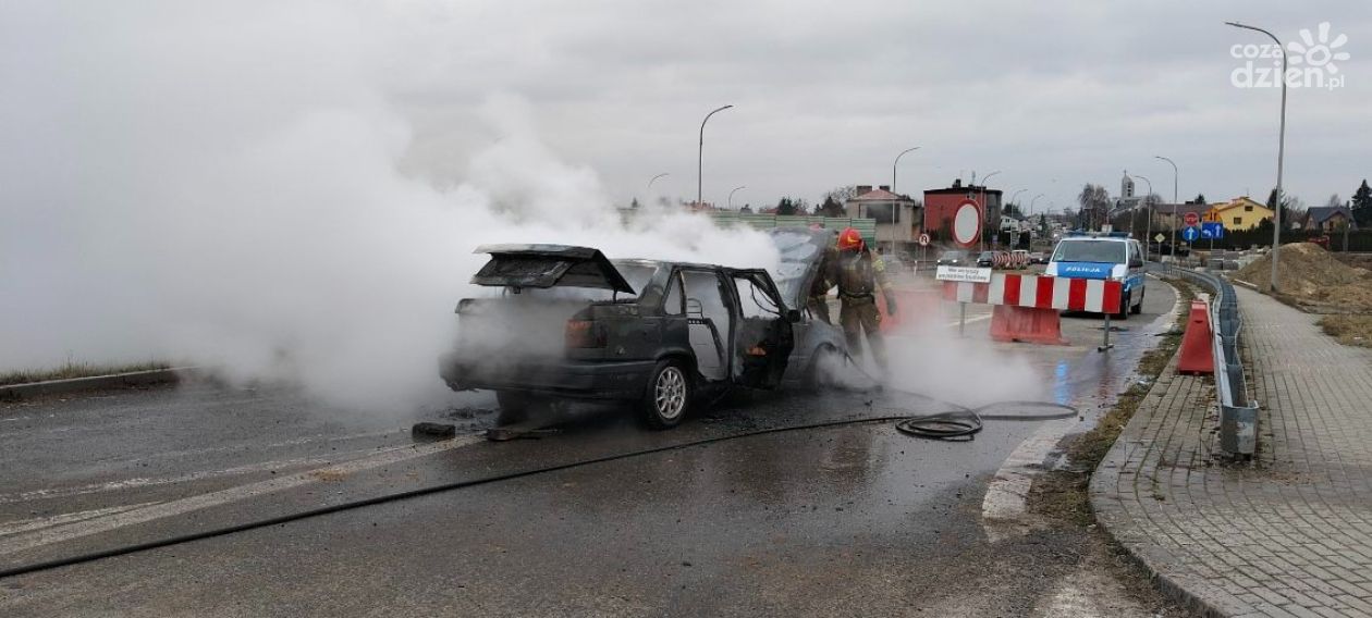 Pożar samochodu w Sandomierzu – brak poszkodowanych