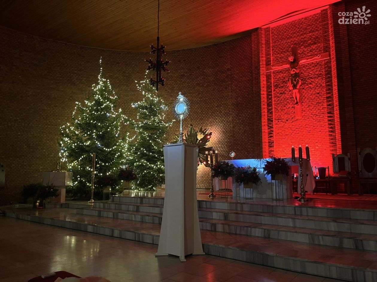 Wieczór uwielbienia „Oto jestem, Panie” w atmosferze modlitwy i kolędowania