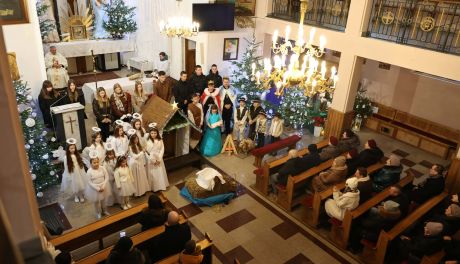 Strażackie jasełka w kościele pw. św. Jadwigi Śląskiej w Świątnikach [ZDJĘCIA]