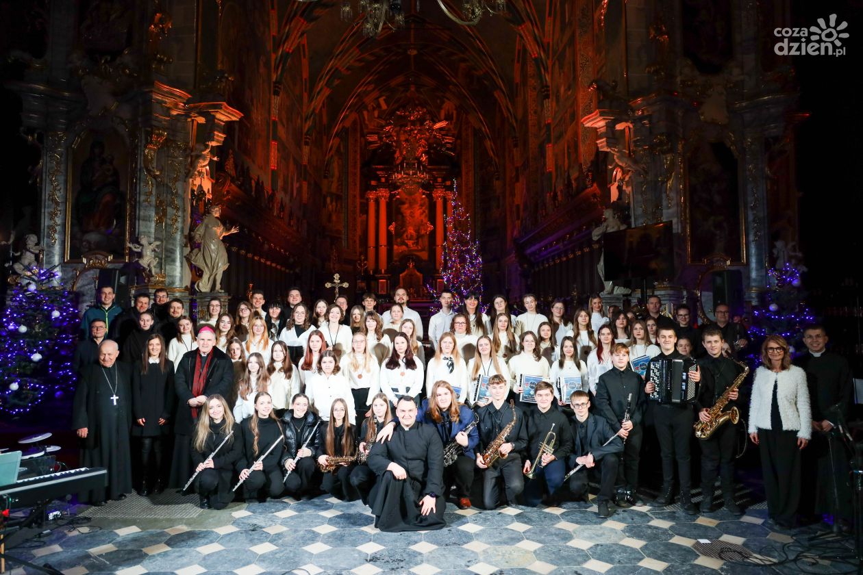 Koncert kolęd w Sandomierzu – młodzi muzycy wprowadzili w bożonarodzeniowy nastrój