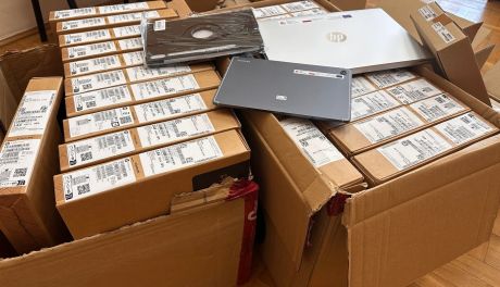 Nowy sprzęt komputerowy dla szkół podstawowych w gminie Koprzywnica