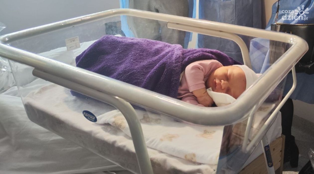 Trzej pierwsi nowi mieszkańcy powiatu urodzili się 1 stycznia w szpitalu w Sandomierzu [ZDJĘCIA]