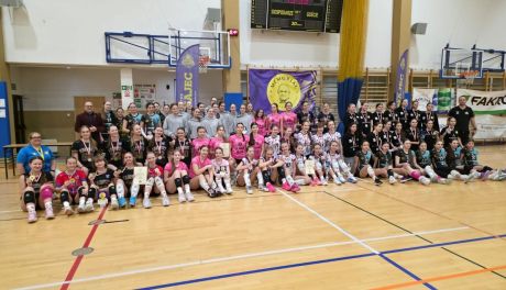 6. miejsce młodziczek UKS Zaleszany po siatkarskim maratonie w Nowym Sączu