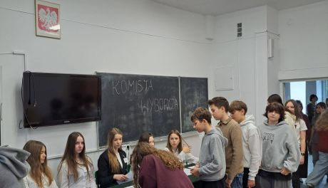 Nowa Młodzieżowa Rada Miasta Sandomierza wybrana. 18 młodych radnych rozpocznie IV kadencję