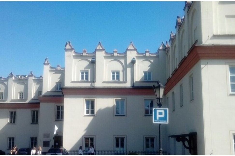 Niska temperatura w Collegium Gostomianum? Rodzice alarmują, szkoła zaprzecza